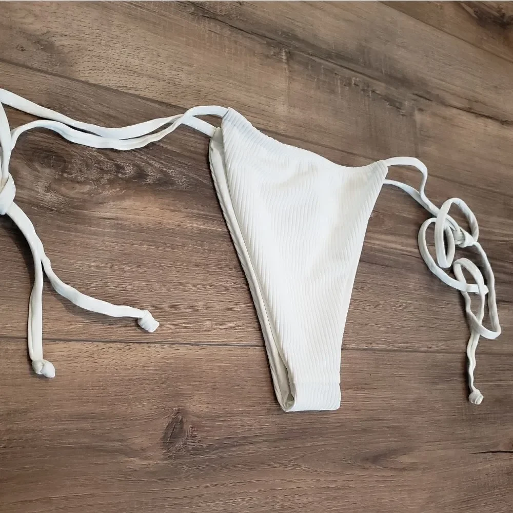 NWOT Frankie's Bikinis Tia Ribbed String Bikini Bottom In White Size Large